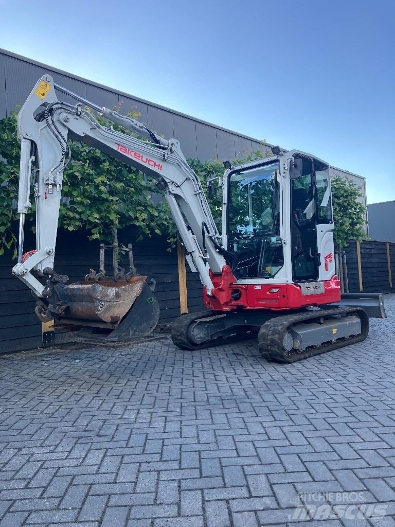 Takeuchi TB 335 R Miniescavadeiras