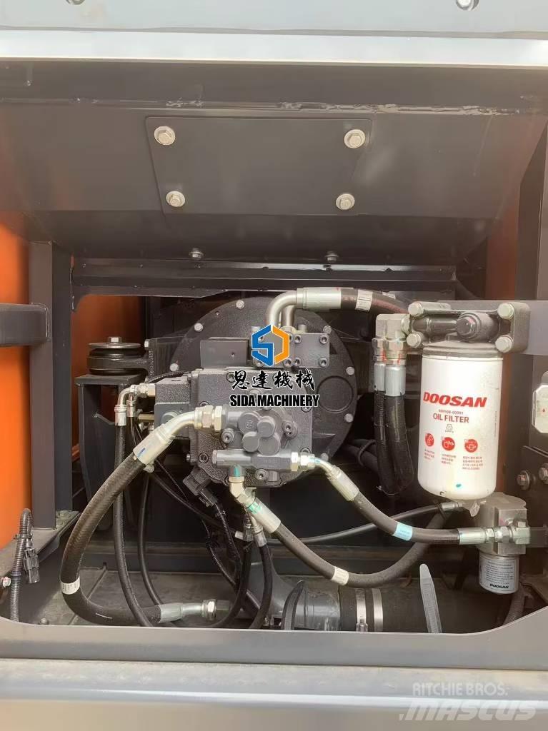 Develon DX 215 Escavadoras Midi 7t - 12t