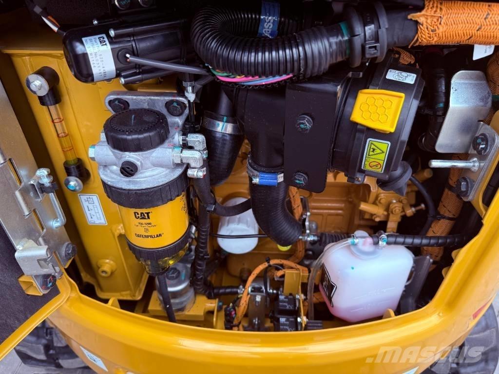 CAT 301.8 Miniescavadeiras