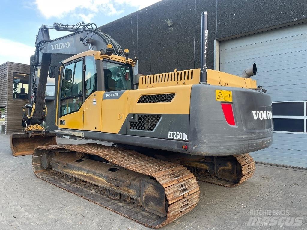 Volvo EC250DL Escavadeiras de esteiras