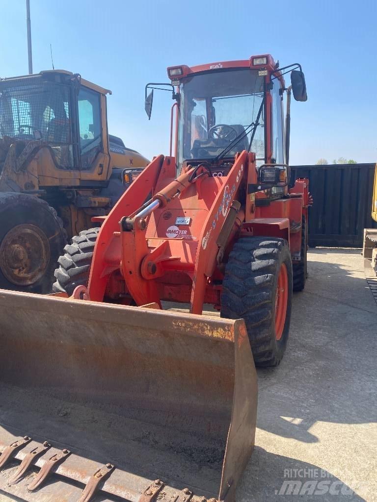 Fai KOMATSU 595s Retroescavadeiras
