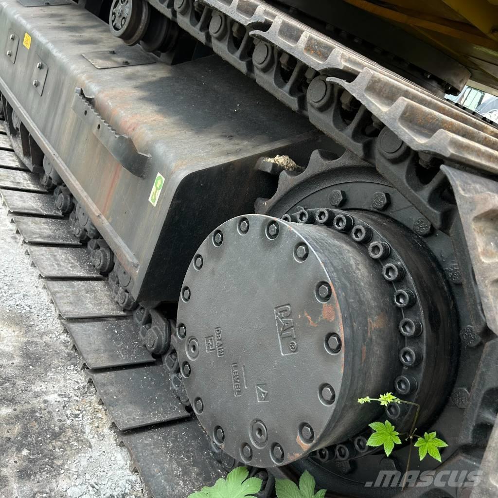 CAT 330D2 Escavadeiras de esteiras