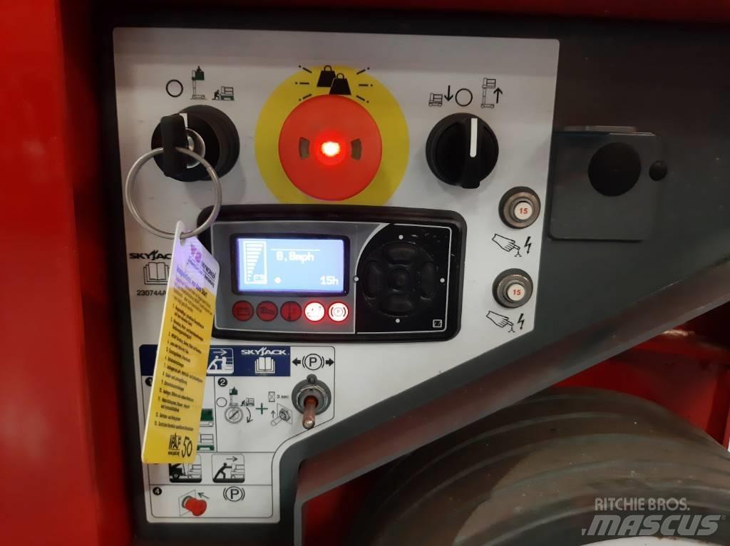 SkyJack SJ12 E Plataformas de Mastro Vertical