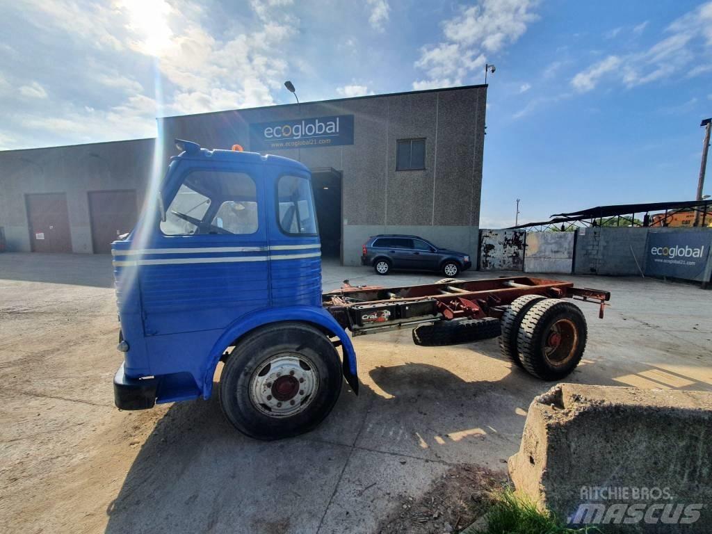 Pegaso COMET 1090 Camiões de chassis e cabine
