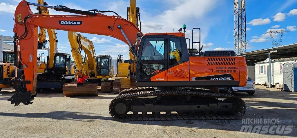 Doosan DX 225 Escavadeiras de esteiras