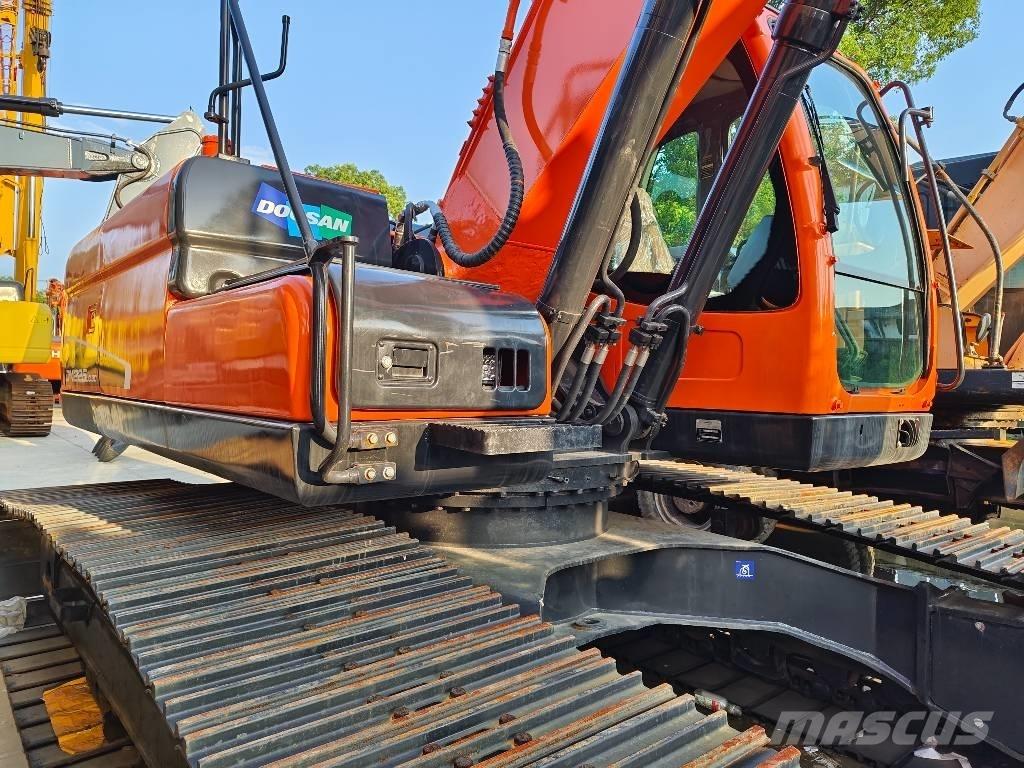 Doosan DX 225 LC Escavadeiras de esteiras