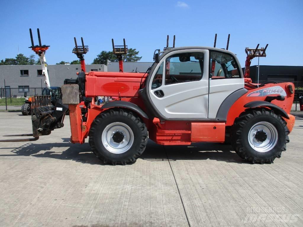 Manitou MT 1440 (157) Manipulador telescópico