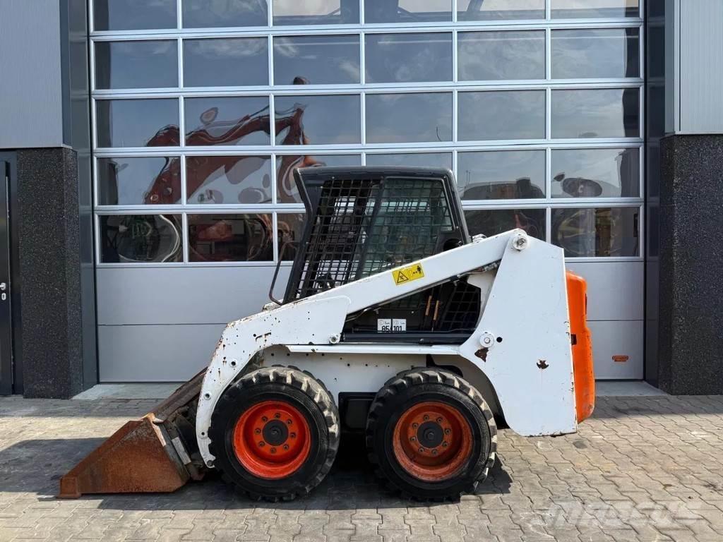 Bobcat S130 Minicarregadeiras