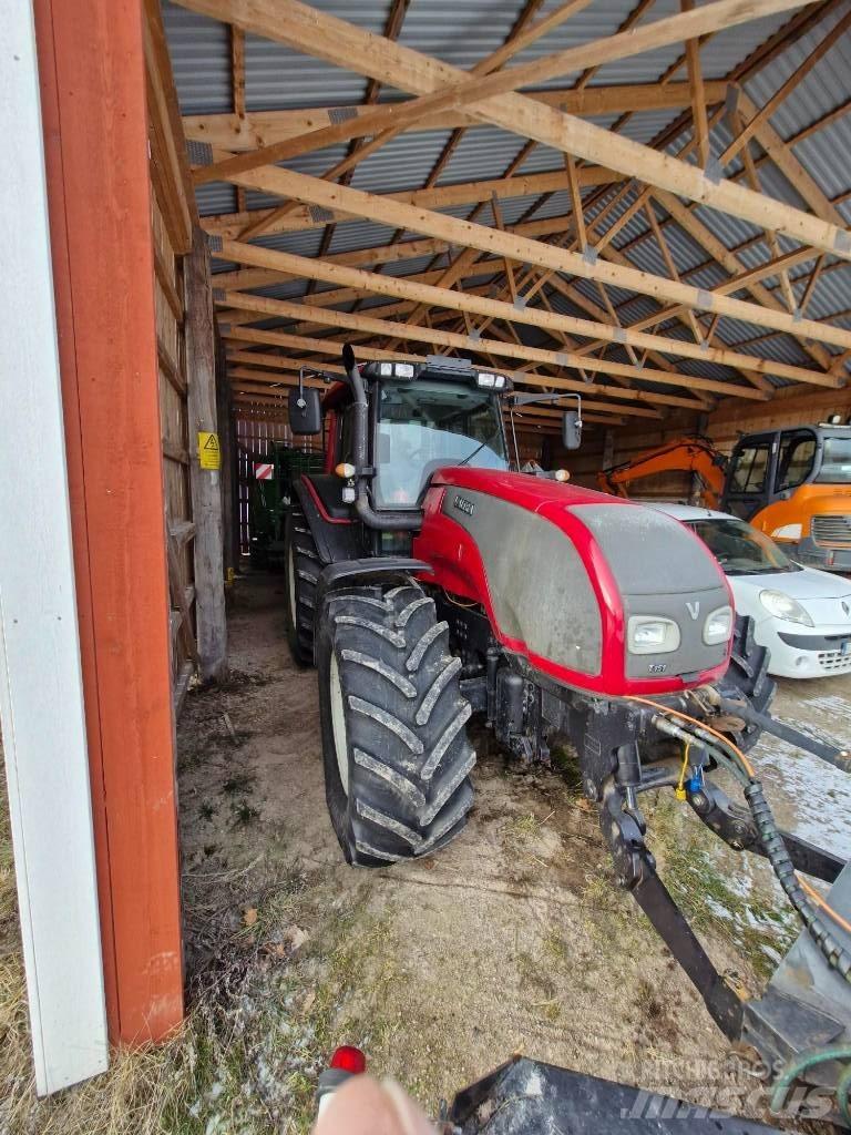 Valtra T 151 hitchec Tratores Agrícolas usados