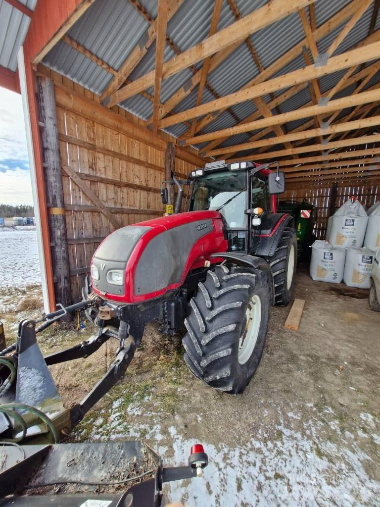 Valtra T 151 hitchec Tratores Agrícolas usados