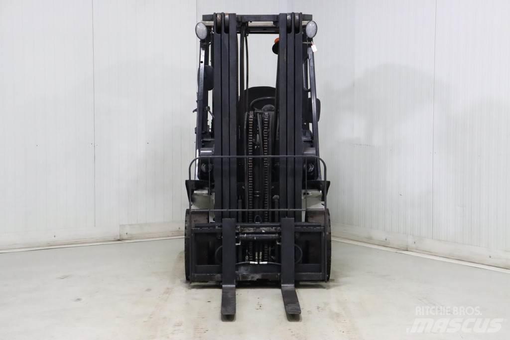Nissan U1D2A20LQ Empilhadores a gás