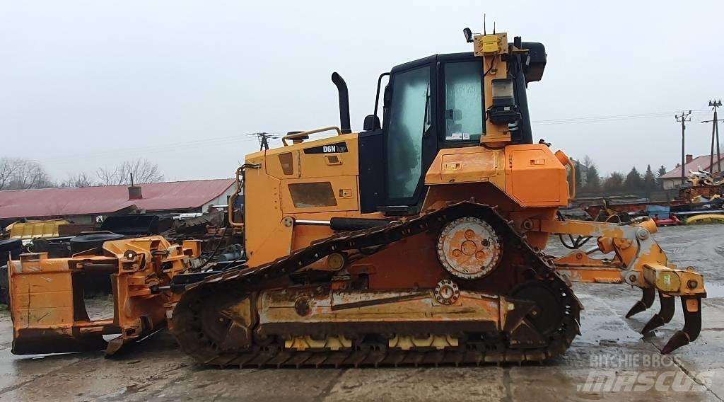 CAT D 6 N LGP Dozers - Tratores rastos