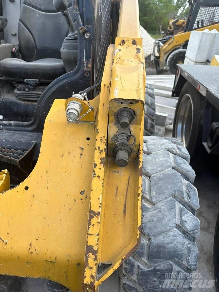 CAT 262 D Minicarregadeiras