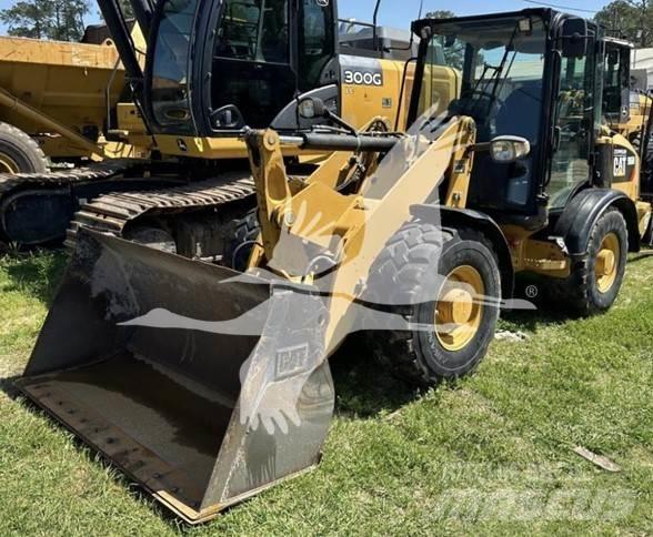 CAT 906M Carregadeiras de rodas