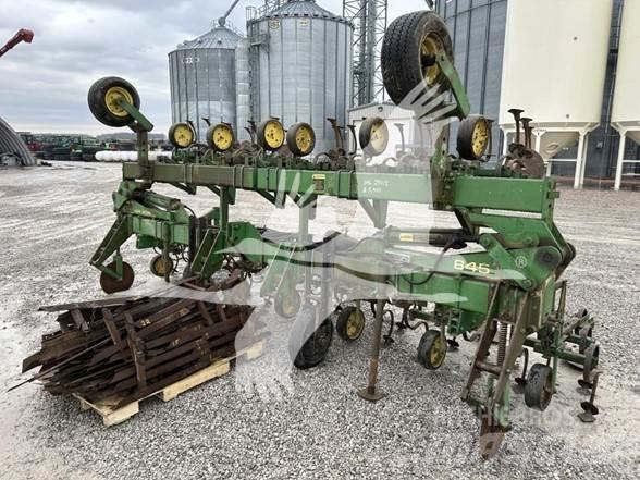 John Deere 845 Cultivadores de cultura em linha