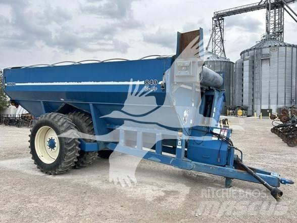 Kinze 840 Carrinhos de grão