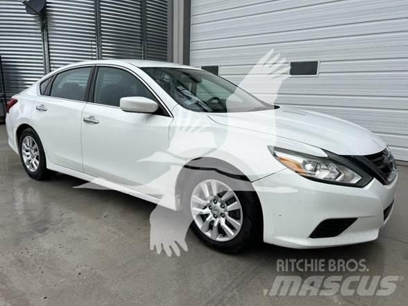 Nissan ALTIMA Automóvel