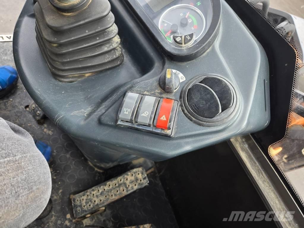 Mecalac AS 700 Carregadeiras de rodas