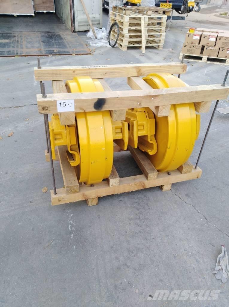 Komatsu D85E-18 Rastos