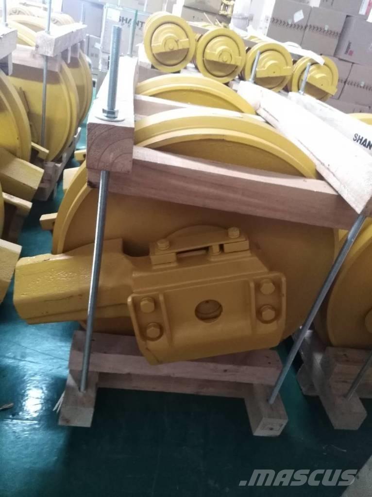 Komatsu D85E-18 Rastos