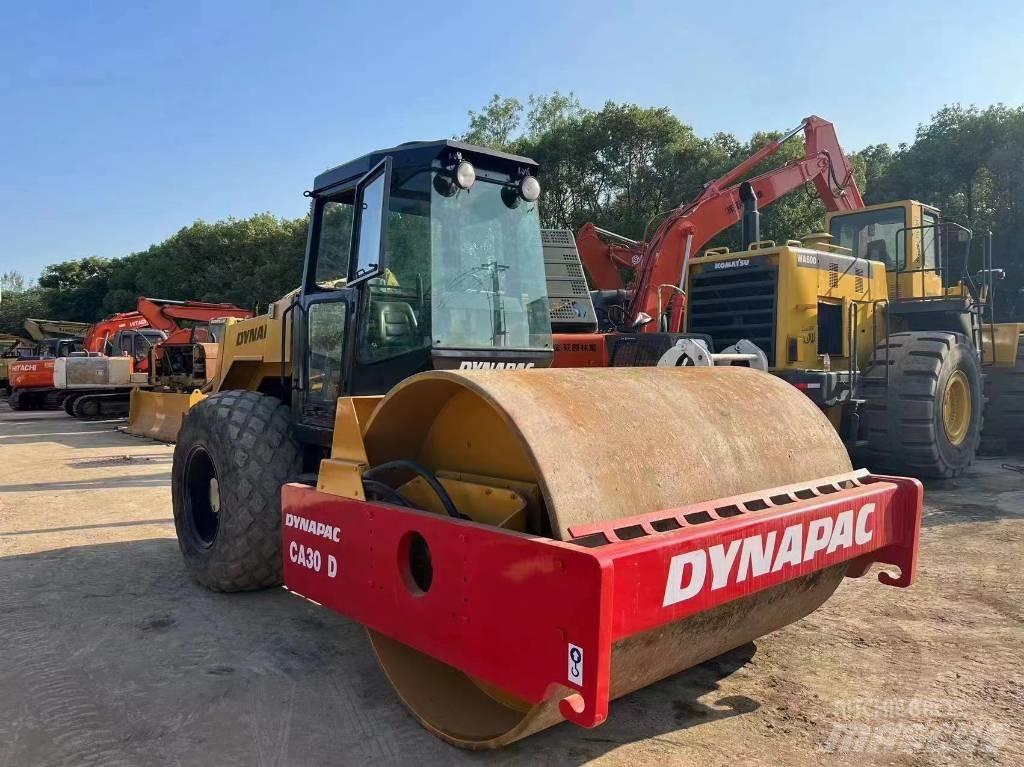 Dynapac CA300 Motoniveladoras
