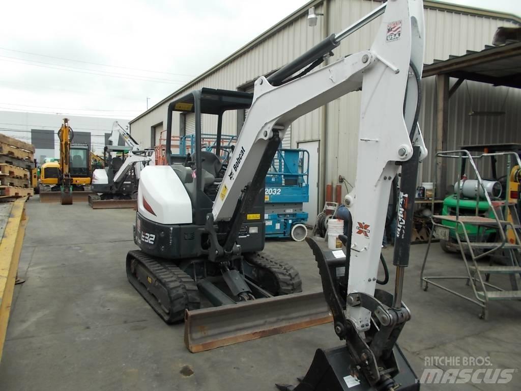 Bobcat E32i Miniescavadeiras