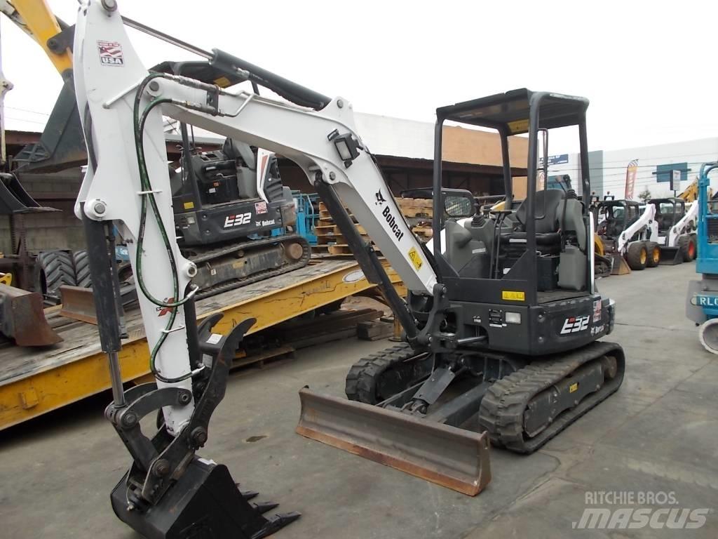 Bobcat E32i Miniescavadeiras