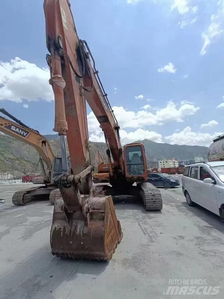Doosan DX 225 Escavadeiras de esteiras