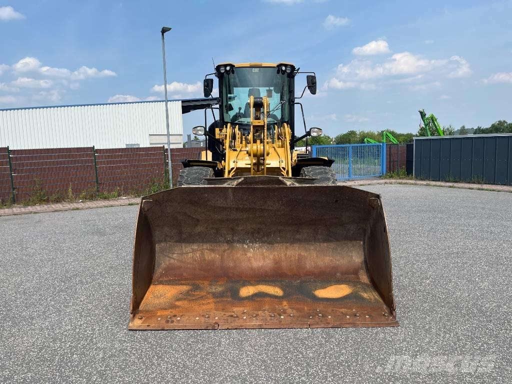 CAT 930M Carregadeiras de rodas