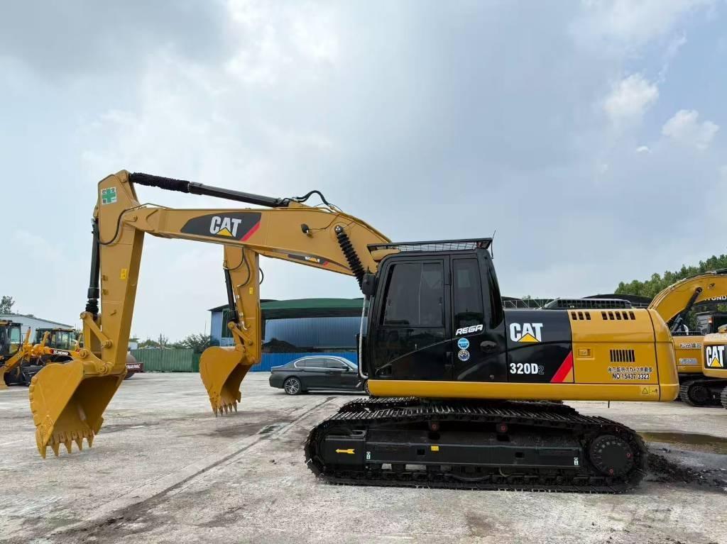 CAT 320D2 Escavadeiras de esteiras