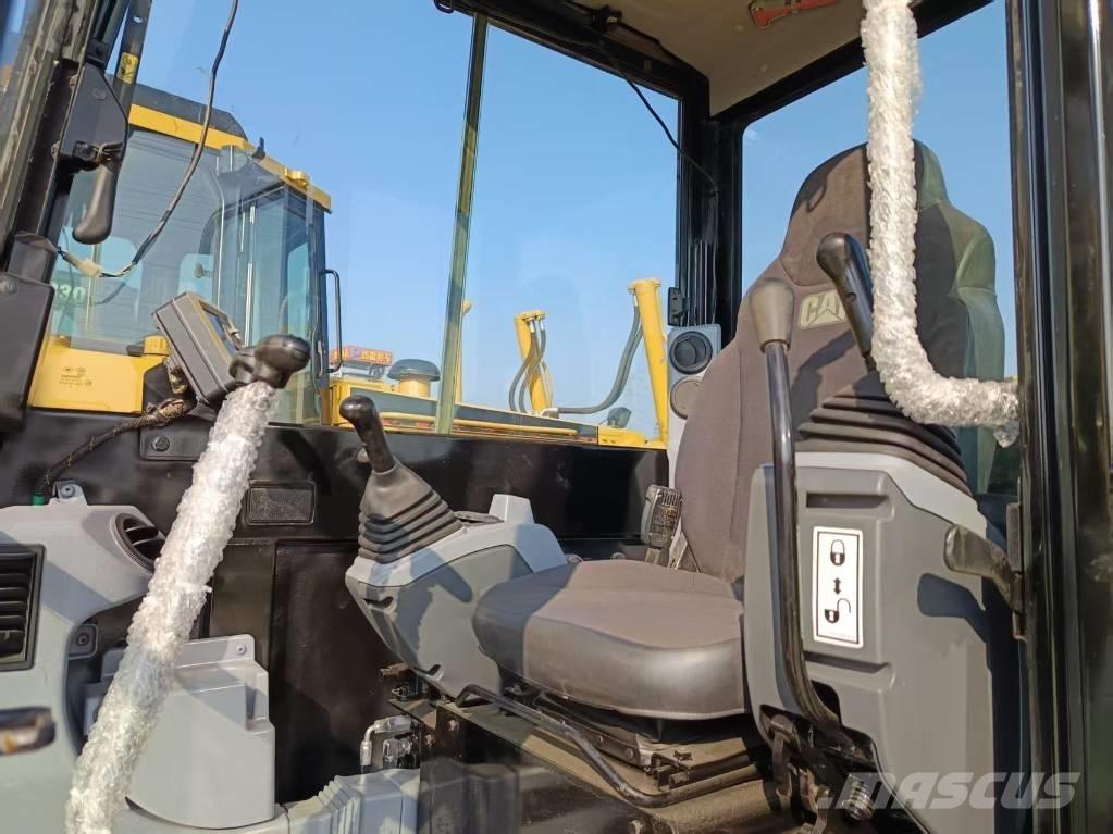CAT 305.5 Miniescavadeiras