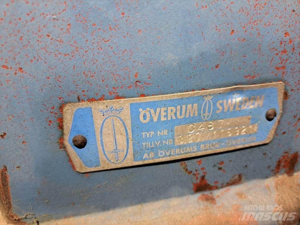 Överum C 487 Charruas convencionais
