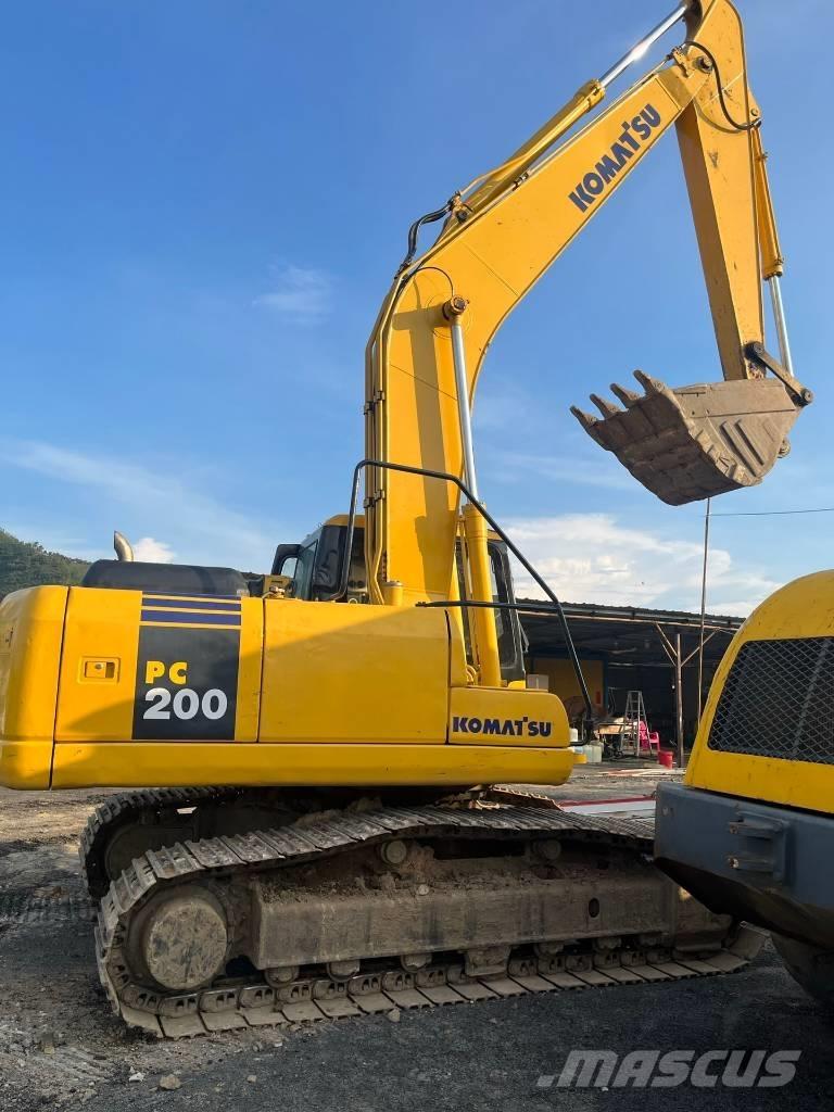Komatsu PC 200-7 Escavadeiras de esteiras