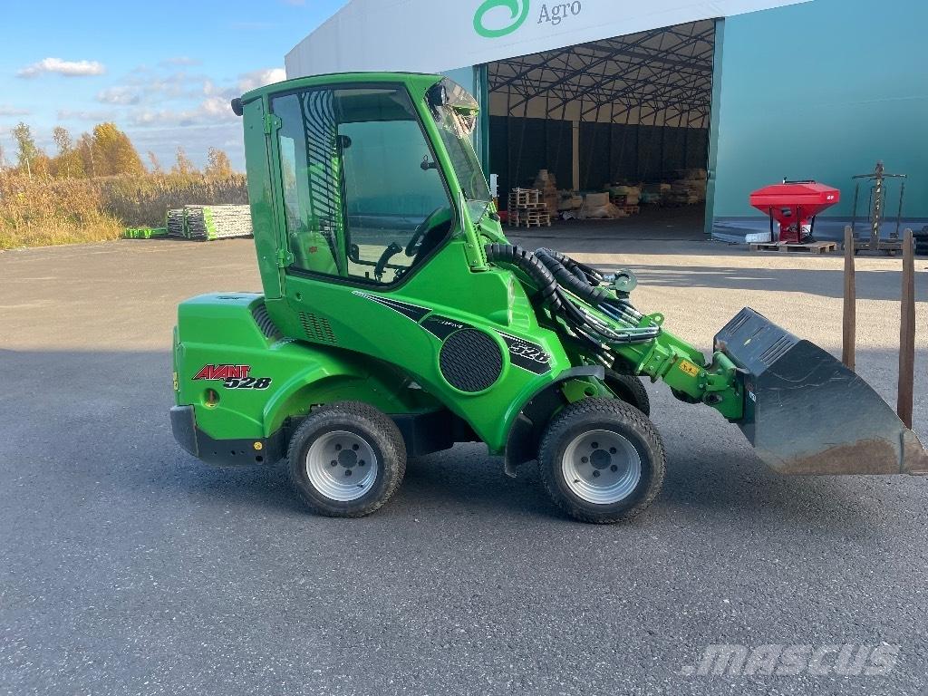 Avant 528 Carregadora multifunções