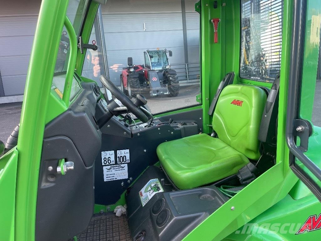 Avant 528 Carregadora multifunções