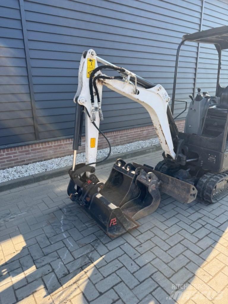 Bobcat E 17 Miniescavadeiras