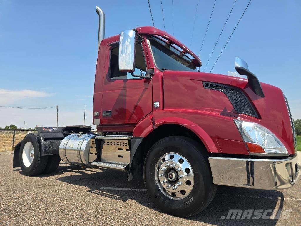 Volvo VNL 42 T300 Cavalos Mecânicos