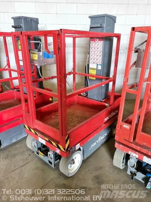 SkyJack SJ12 Outros elevadores e plataformas