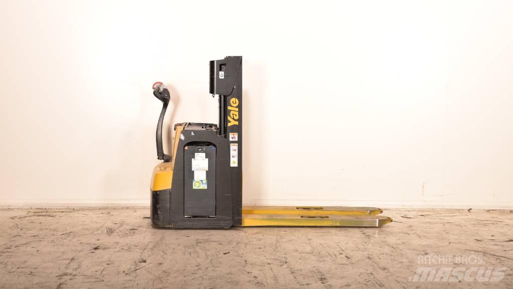 Yale MS20 Empilhador para operador externo
