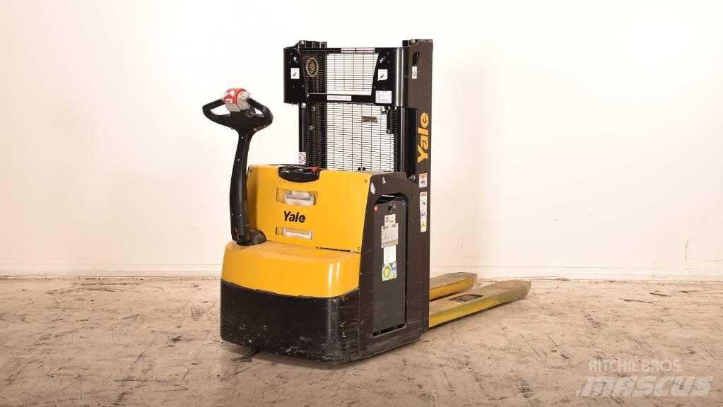Yale MS20 Empilhador para operador externo