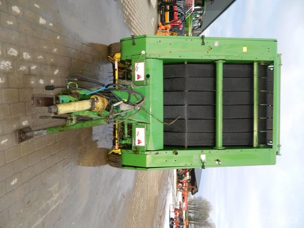 John Deere 550 Enfardadeira de rolos