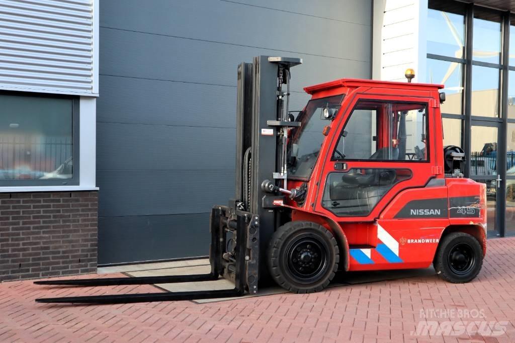 Nissan J1F4A45LY Empilhadores a gás