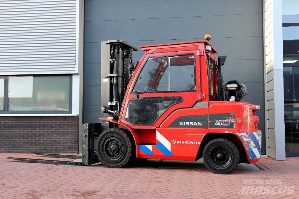 Nissan J1F4A45LY Empilhadores a gás