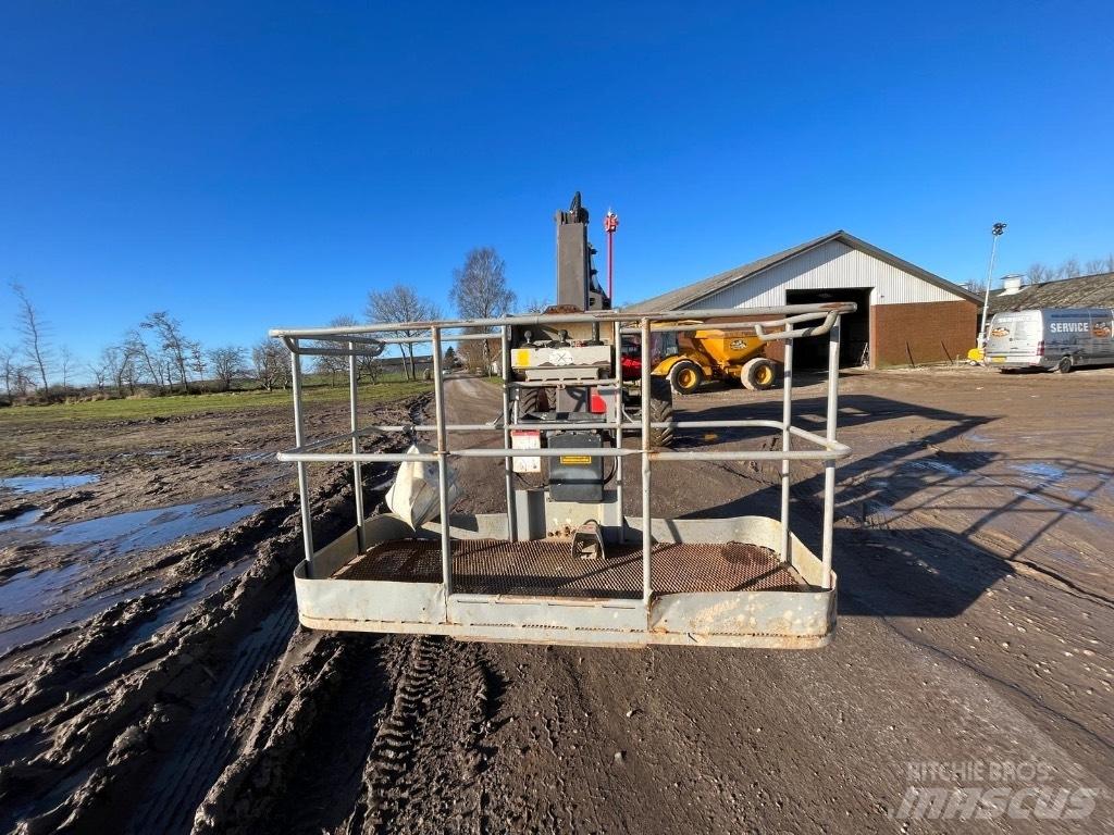 Manitou 200 ATJ Elevadores braços articulados