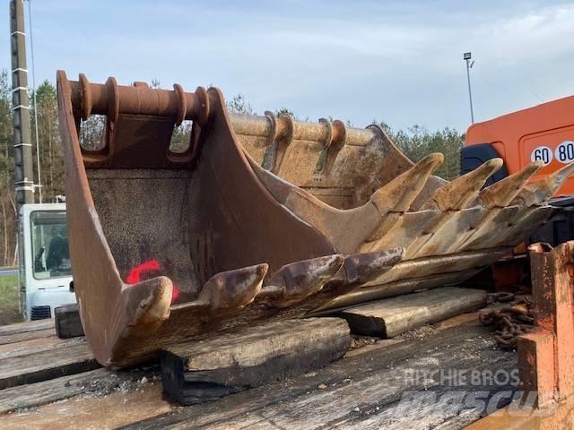 Komatsu PC 210 LC-8 Escavadeiras de esteiras
