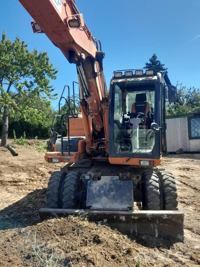Doosan DX 160 W-3 Escavadoras de rodas