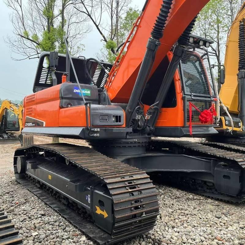 Doosan DX 225 Escavadeiras de esteiras