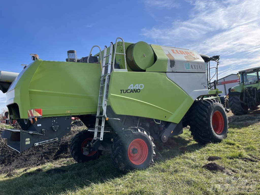 CLAAS Tucano 440 Ceifeiras debulhadoras