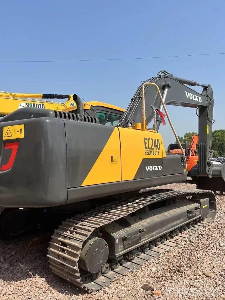 Volvo EC 240 Escavadeiras de esteiras