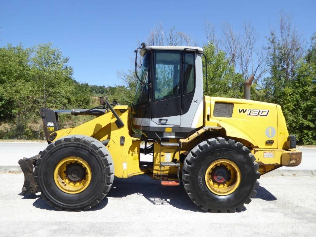 New Holland W130 Carregadeiras de rodas